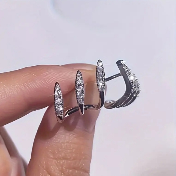 Rhinestone Claw Earrings Silver - Picture 3 of 7